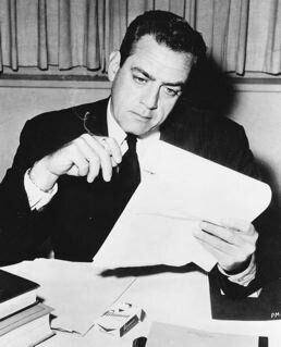 Raymond Burr as Perry Mason Raymond Burr as Perry Mason